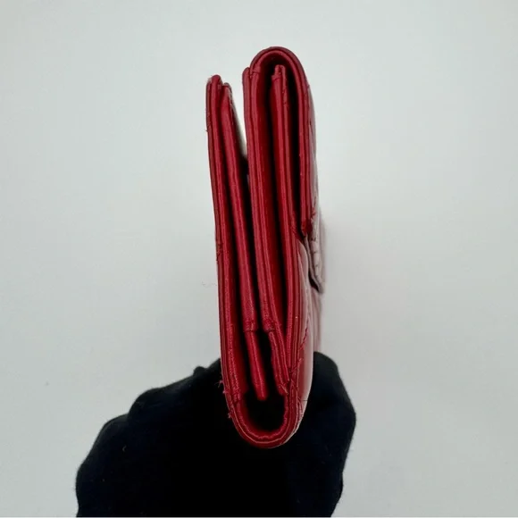 Chanel Red Quilted Wallet with Iconic CC Logo - Picture 9 of 13